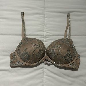 Victoria’s Secret push-up bra